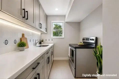 428 El Prado West Palm Beach FL 33405