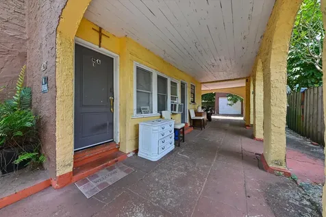 428 El Prado West Palm Beach FL 33405