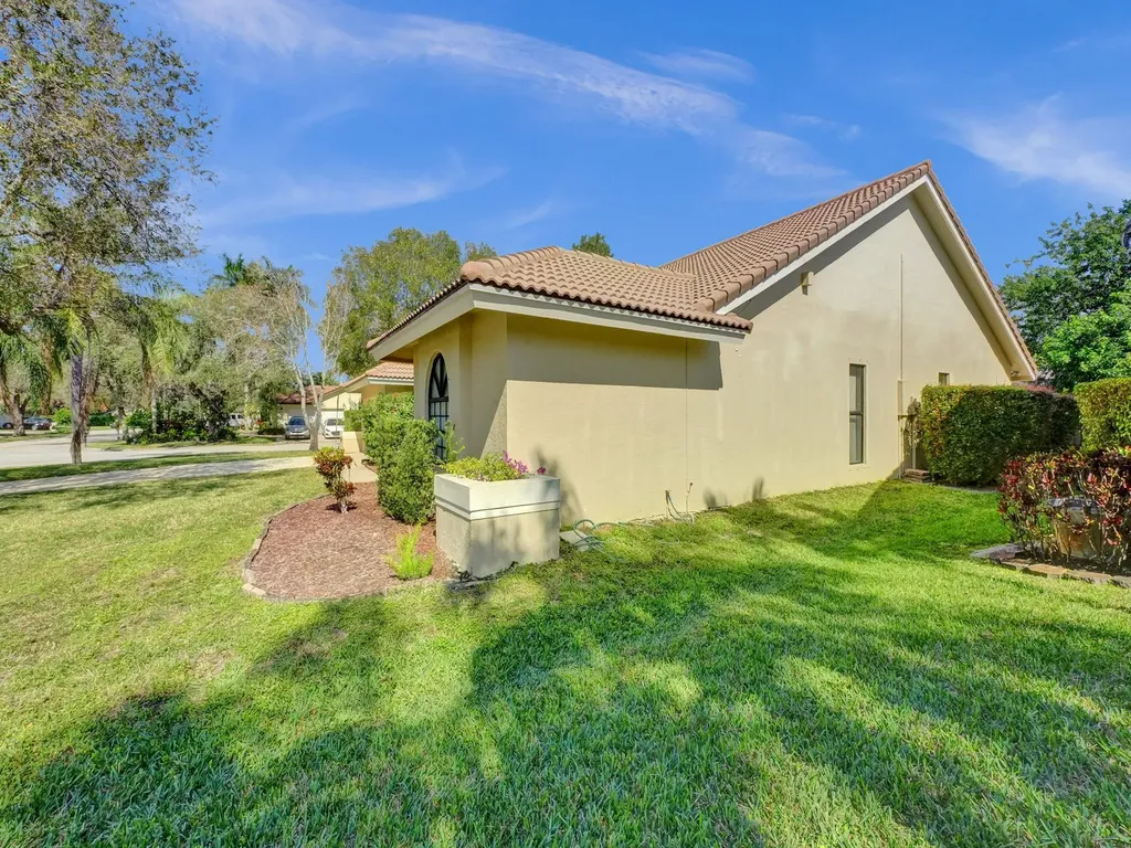 5029 NW 98th Lane Coral Springs FL 33076