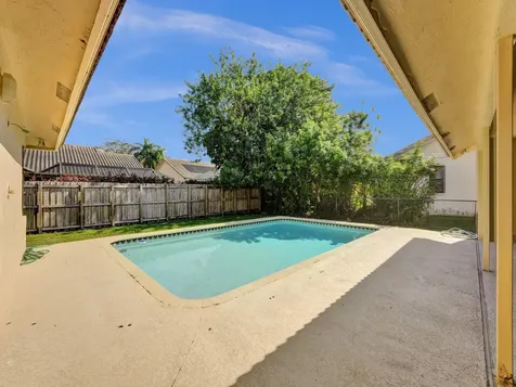 5029 NW 98th Lane Coral Springs FL 33076