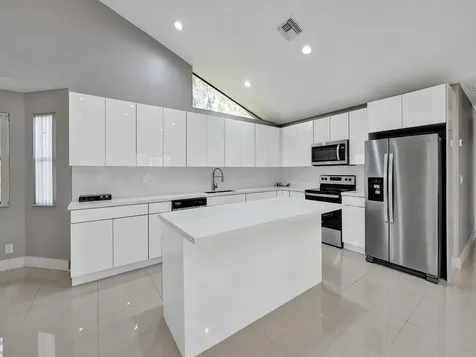 5029 NW 98th Lane Coral Springs FL 33076