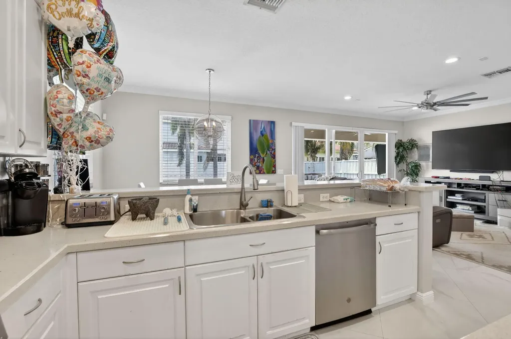 6249 SW 194th Avenue Pembroke Pines FL 33332