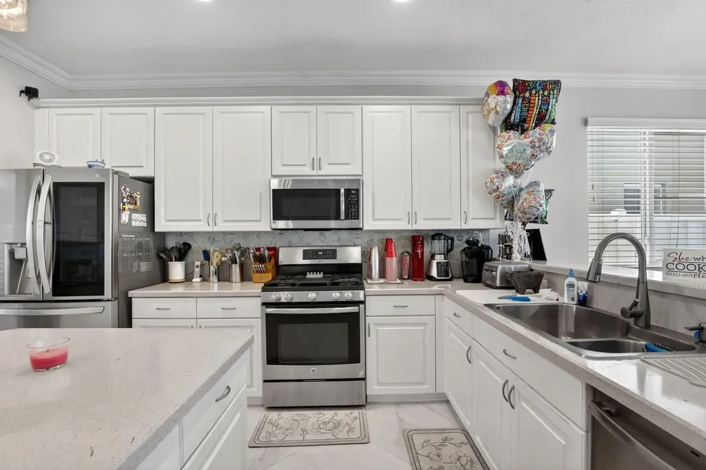 6249 SW 194th Avenue Pembroke Pines FL 33332