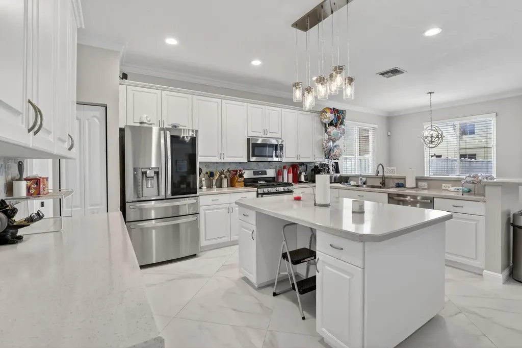 6249 SW 194th Avenue Pembroke Pines FL 33332