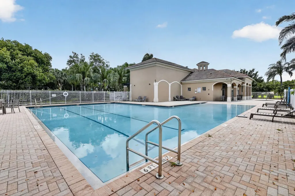 6249 SW 194th Avenue Pembroke Pines FL 33332