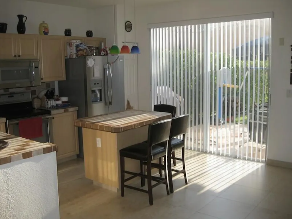 4070 NW 91st Terrace Sunrise FL 33351