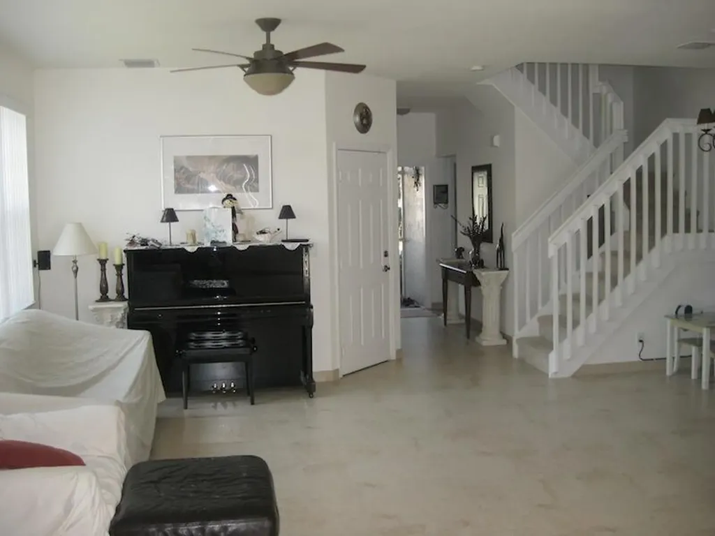 4070 NW 91st Terrace Sunrise FL 33351