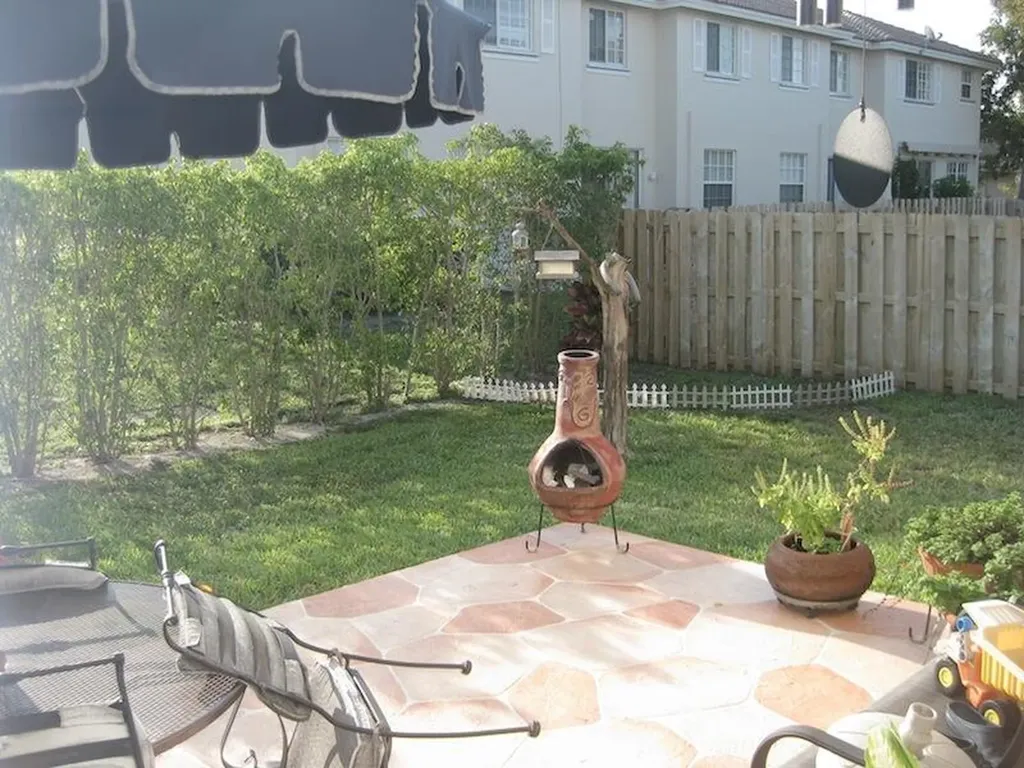 4070 NW 91st Terrace Sunrise FL 33351