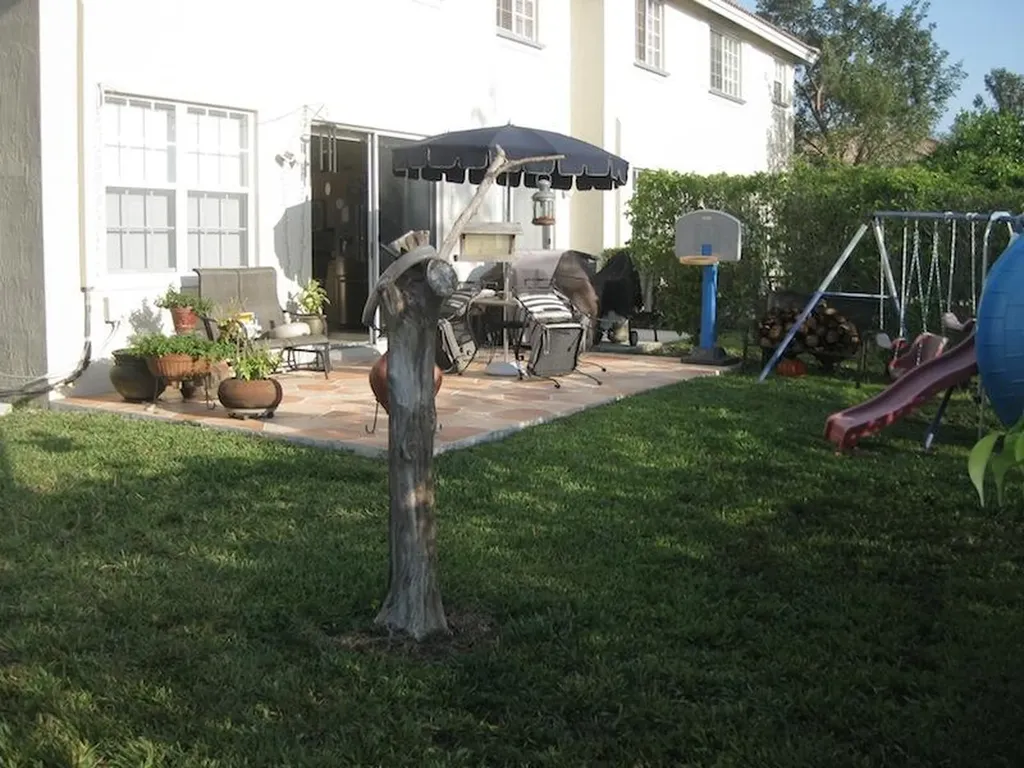 4070 NW 91st Terrace Sunrise FL 33351