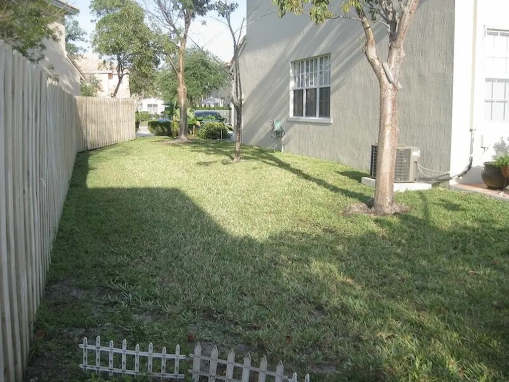 4070 NW 91st Terrace Sunrise FL 33351