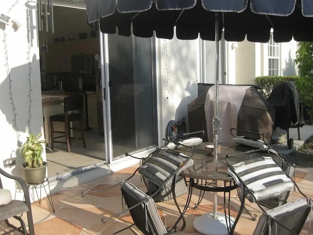 4070 NW 91st Terrace Sunrise FL 33351