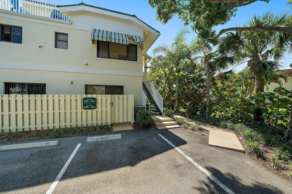 860 Bella Vista Court S Jupiter FL 33477
