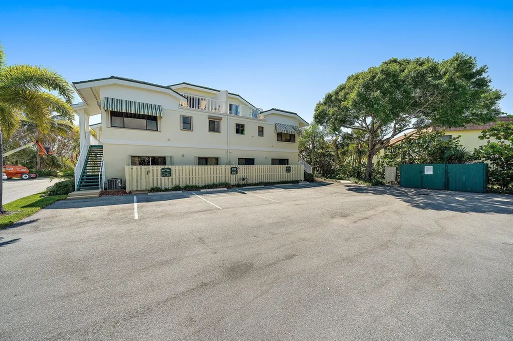 860 Bella Vista Court S Jupiter FL 33477