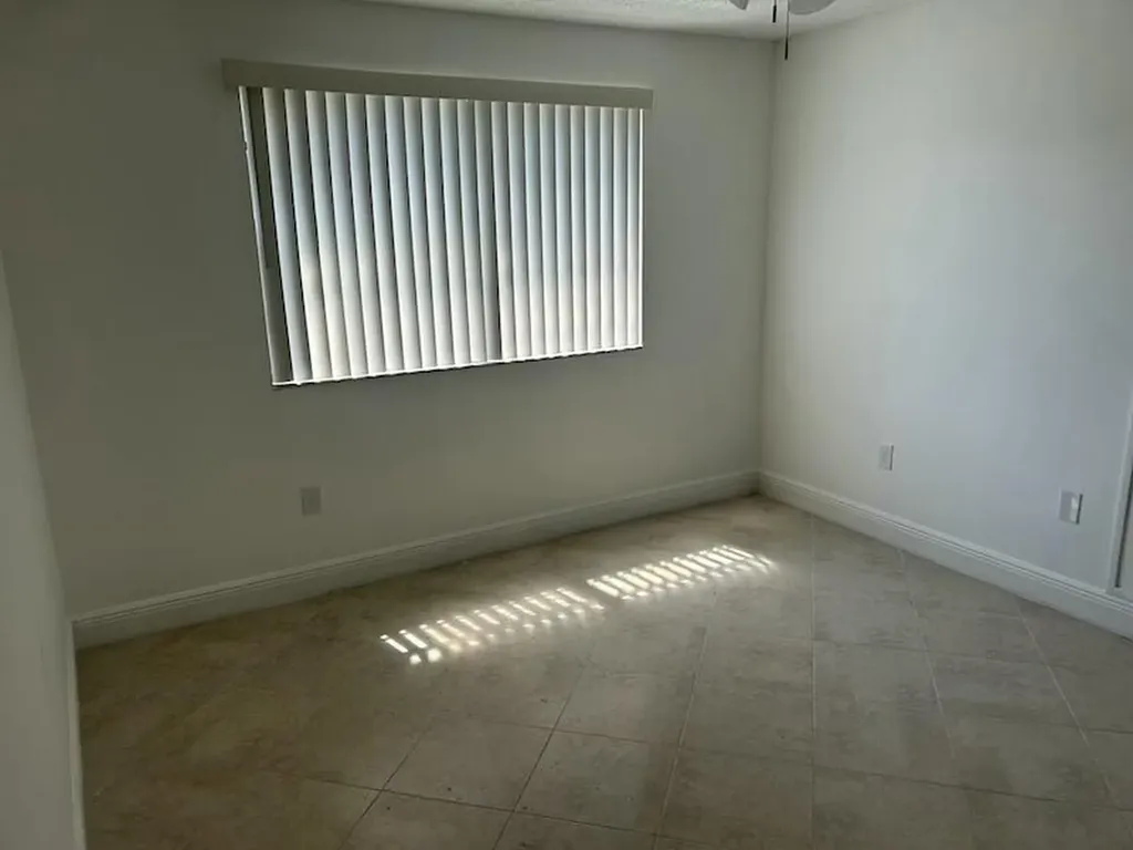 3432 NW 86th Way Sunrise FL 33351