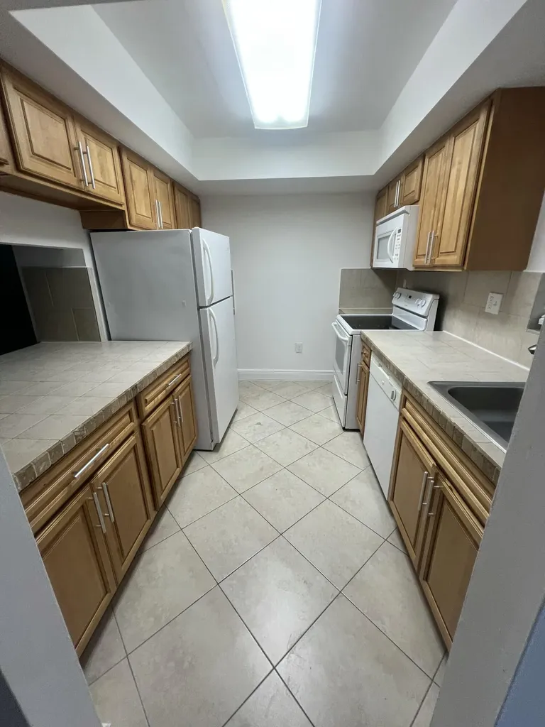 3432 NW 86th Way Sunrise FL 33351