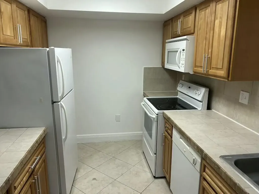 3432 NW 86th Way Sunrise FL 33351
