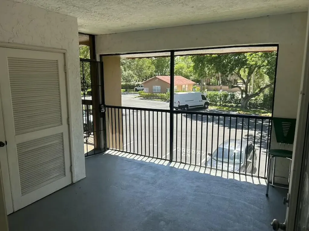 3432 NW 86th Way Sunrise FL 33351