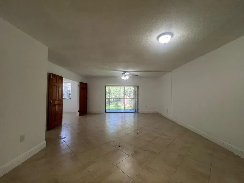 3432 NW 86th Way Sunrise FL 33351