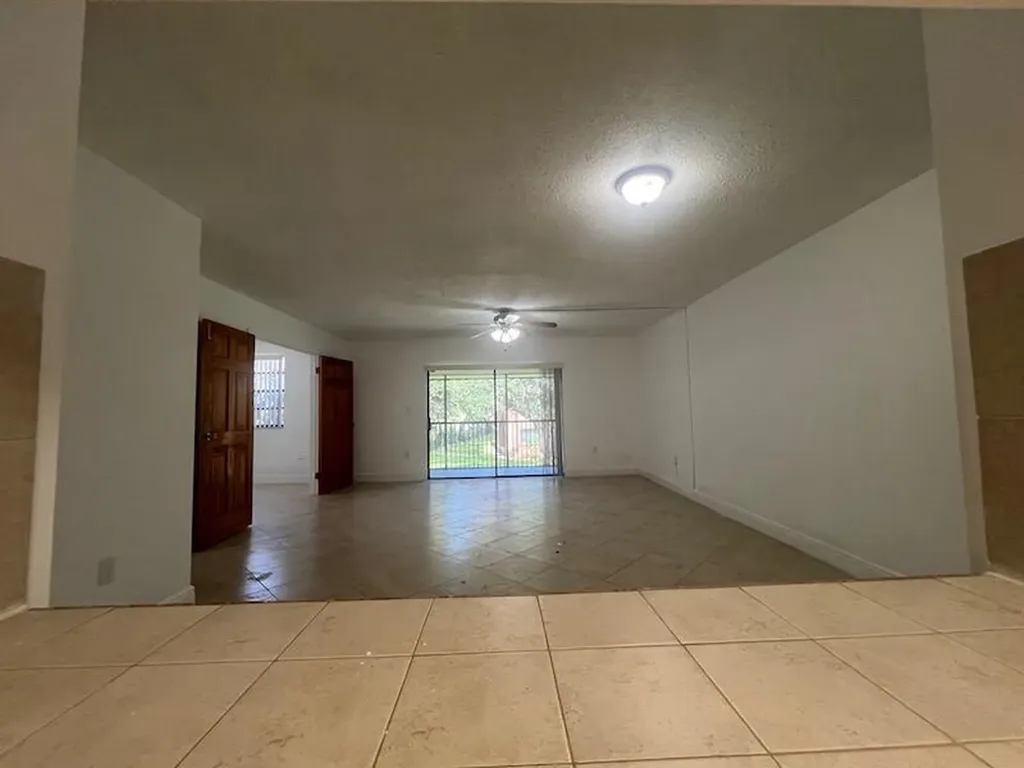 3432 NW 86th Way Sunrise FL 33351