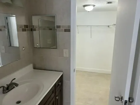 3432 NW 86th Way Sunrise FL 33351