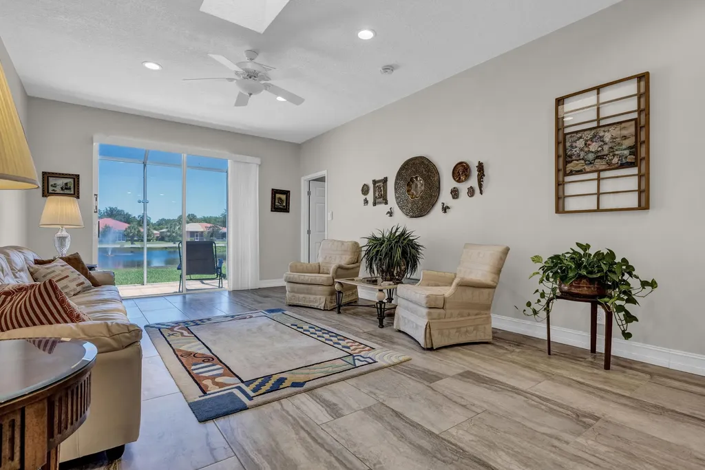9532 N Crescent View Drive Drive N Boynton Beach FL 33437