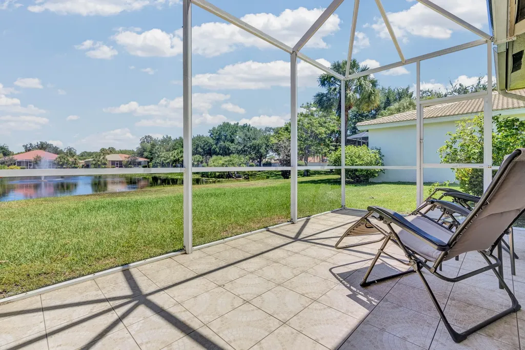 9532 N Crescent View Drive Drive N Boynton Beach FL 33437