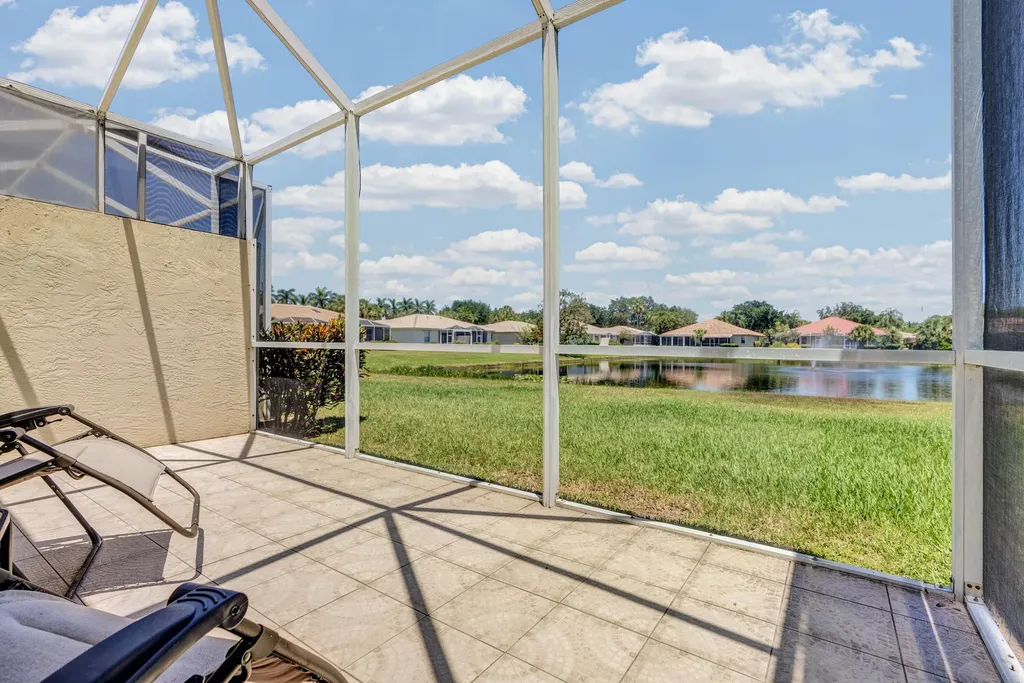 9532 N Crescent View Drive Drive N Boynton Beach FL 33437