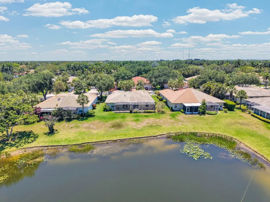 9532 N Crescent View Drive Drive N Boynton Beach FL 33437