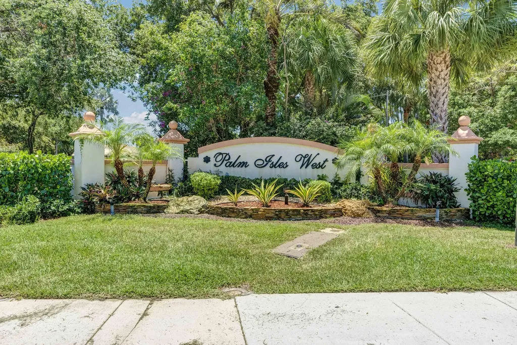 9532 N Crescent View Drive Drive N Boynton Beach FL 33437