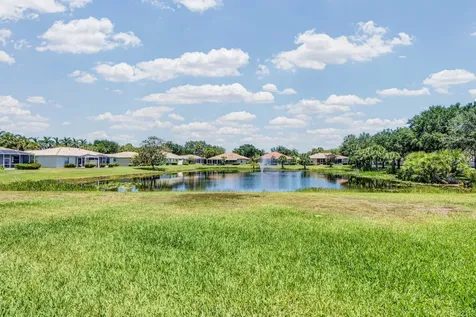 9532 N Crescent View Drive Drive N Boynton Beach FL 33437