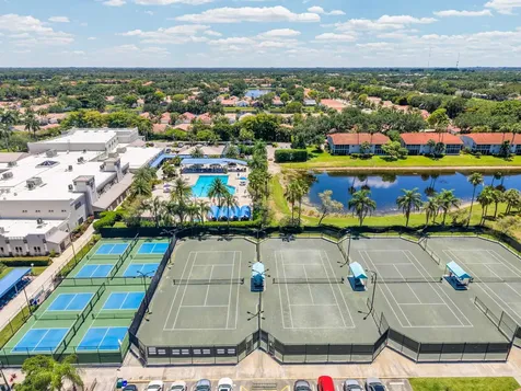 9532 N Crescent View Drive Drive N Boynton Beach FL 33437