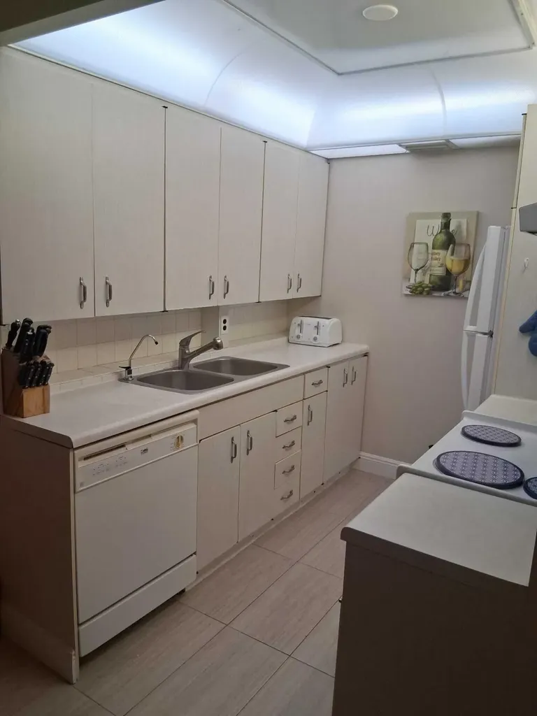 4023 Newport H Deerfield Beach FL 33442