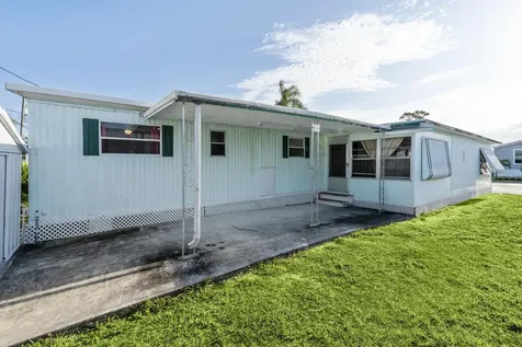 8949 Oak Street Boynton Beach FL 33436
