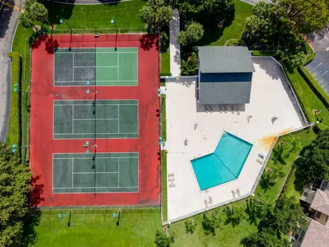 16353 Malibu Drive Weston FL 33326
