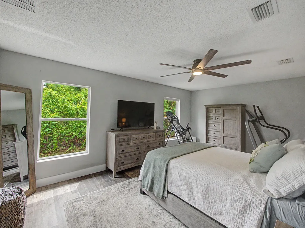 1550 SW Kosnar Avenue Port St Lucie FL 34953