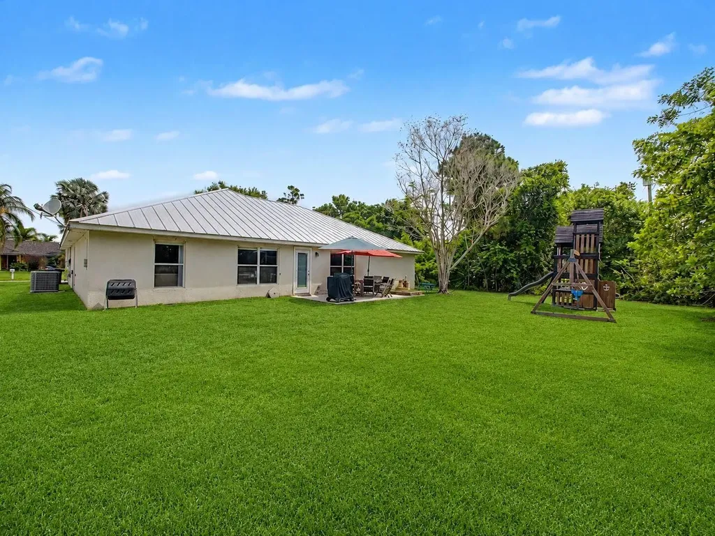 1550 SW Kosnar Avenue Port St Lucie FL 34953