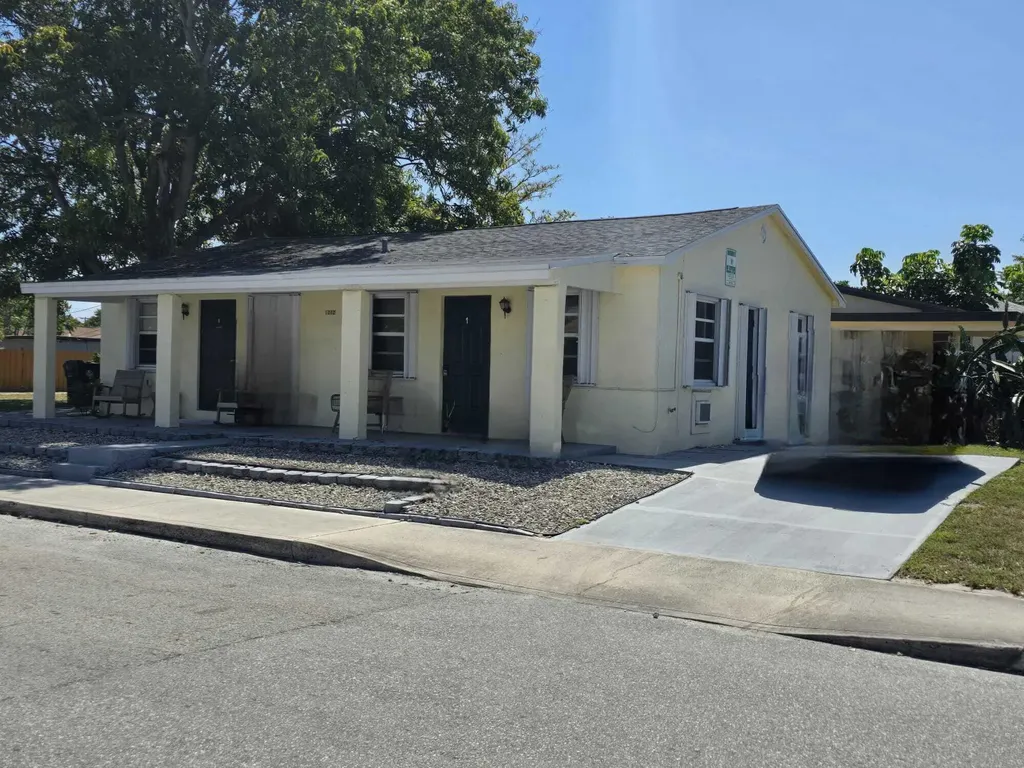 1202 S M Street Lake Worth Beach FL 33460