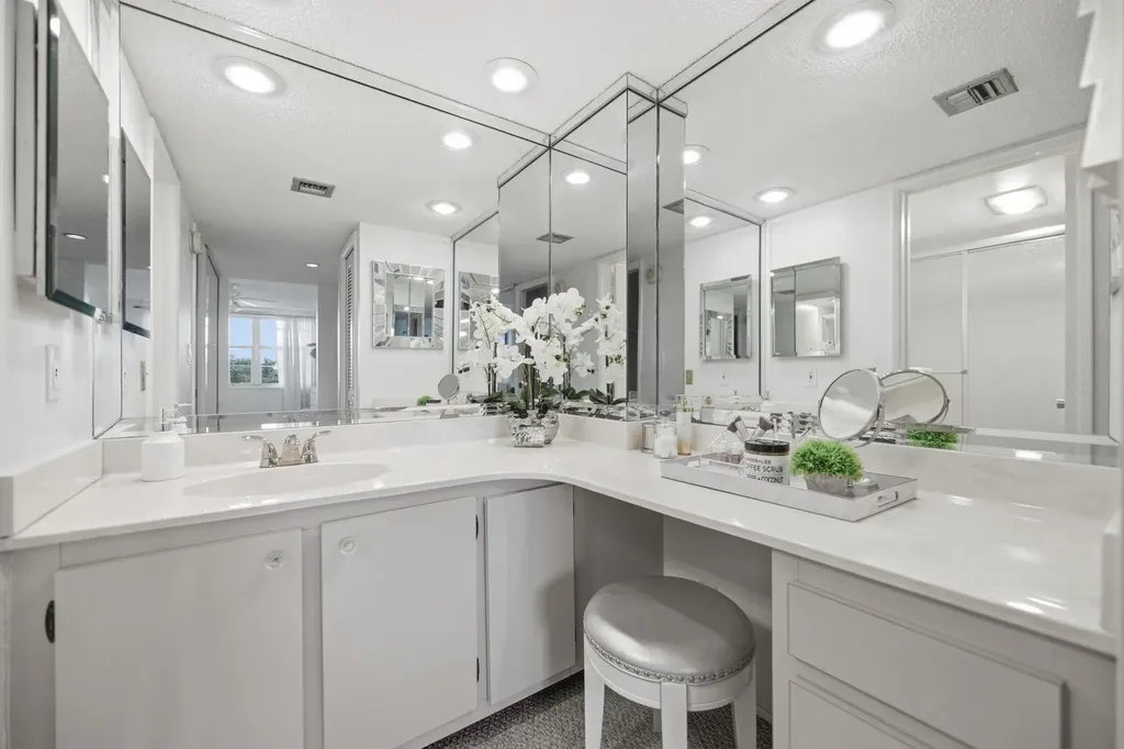 806 Cypress Grove Lane Pompano Beach FL 33069