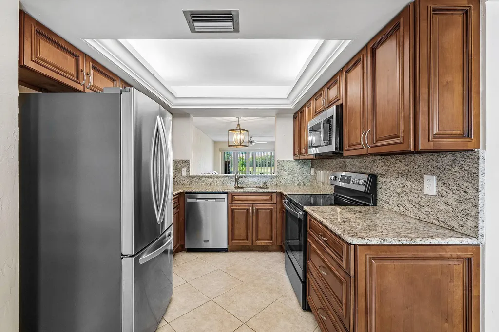 5054 Golfview Court Delray Beach FL 33484