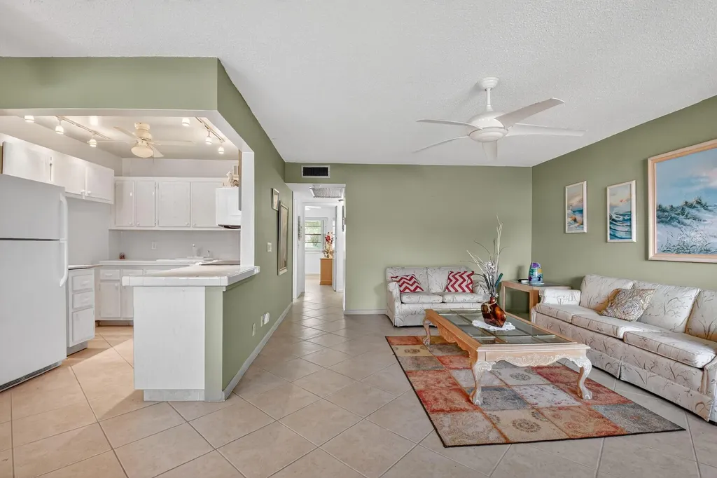 317 N Windsor N West Palm Beach FL 33417
