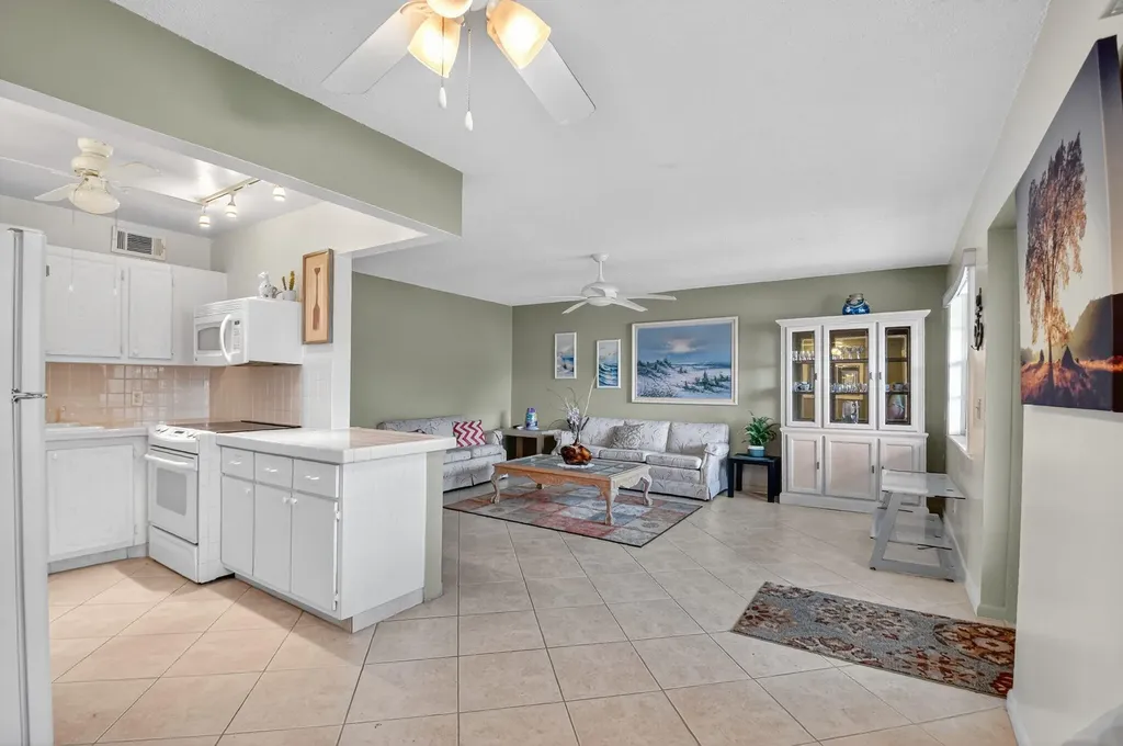 317 N Windsor N West Palm Beach FL 33417