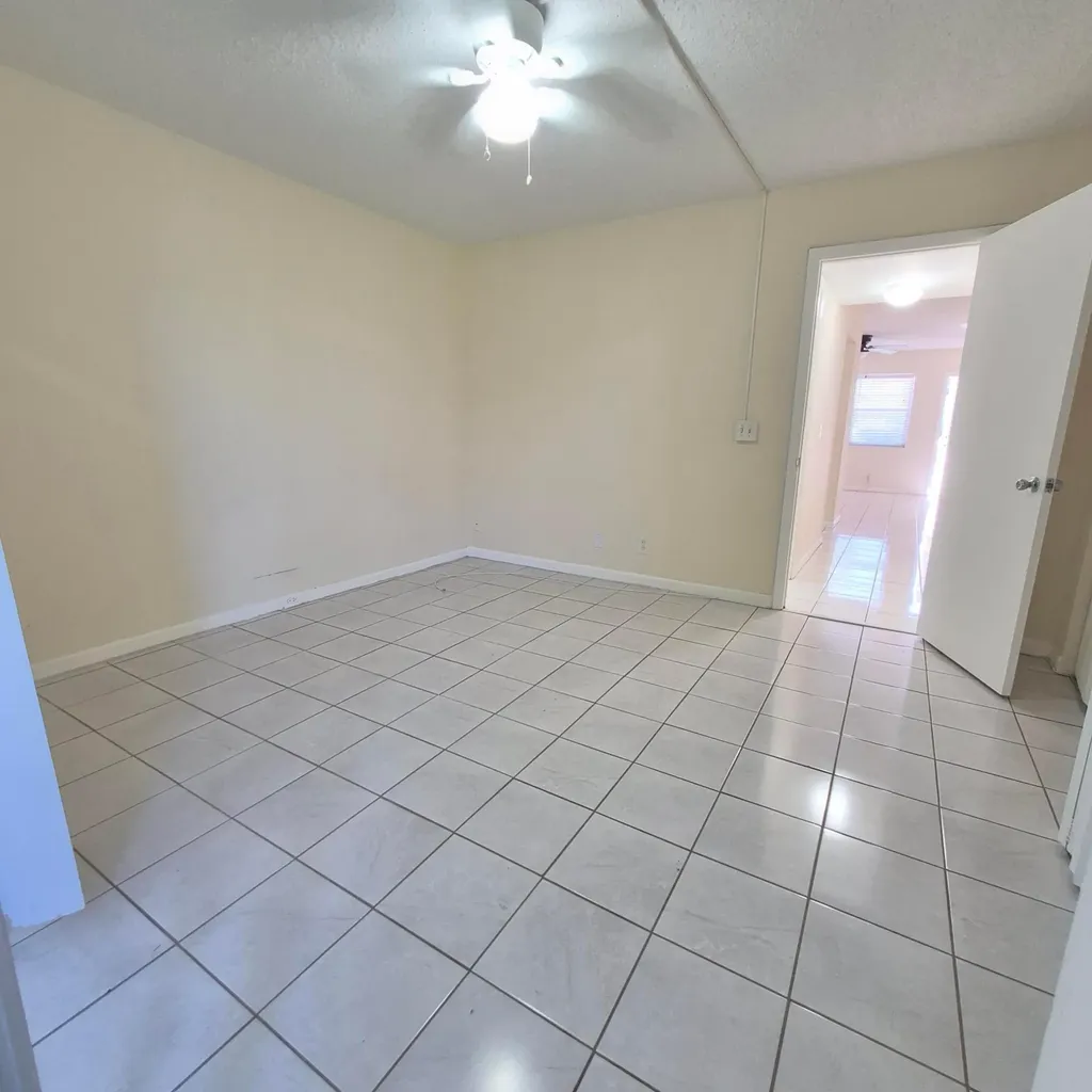 118 Kent H West Palm Beach FL 33417