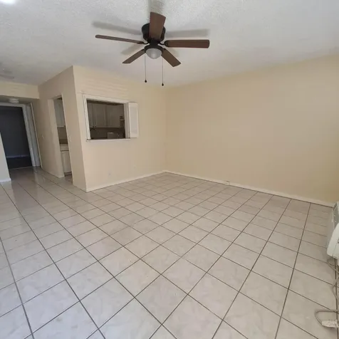 118 Kent H West Palm Beach FL 33417