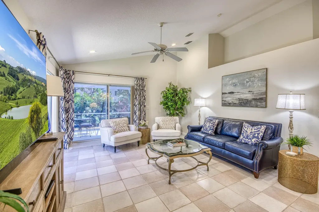206 Canterbury Drive W Palm Beach Gardens FL 33418