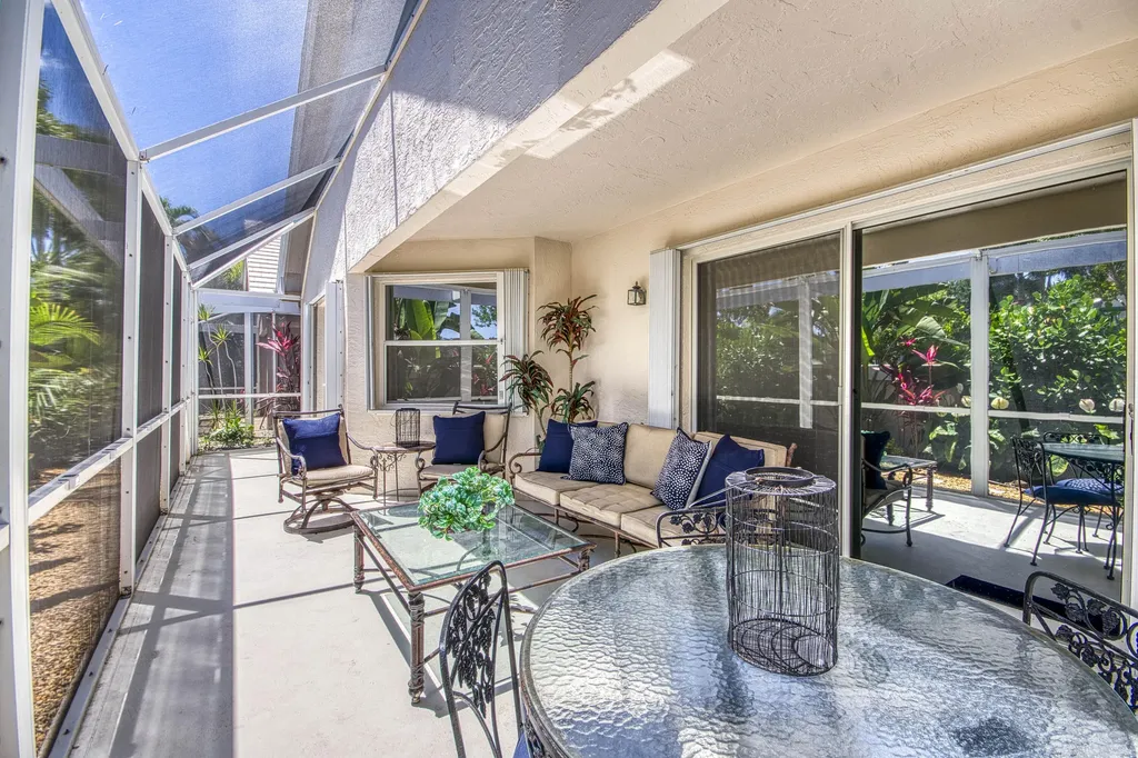 206 Canterbury Drive W Palm Beach Gardens FL 33418