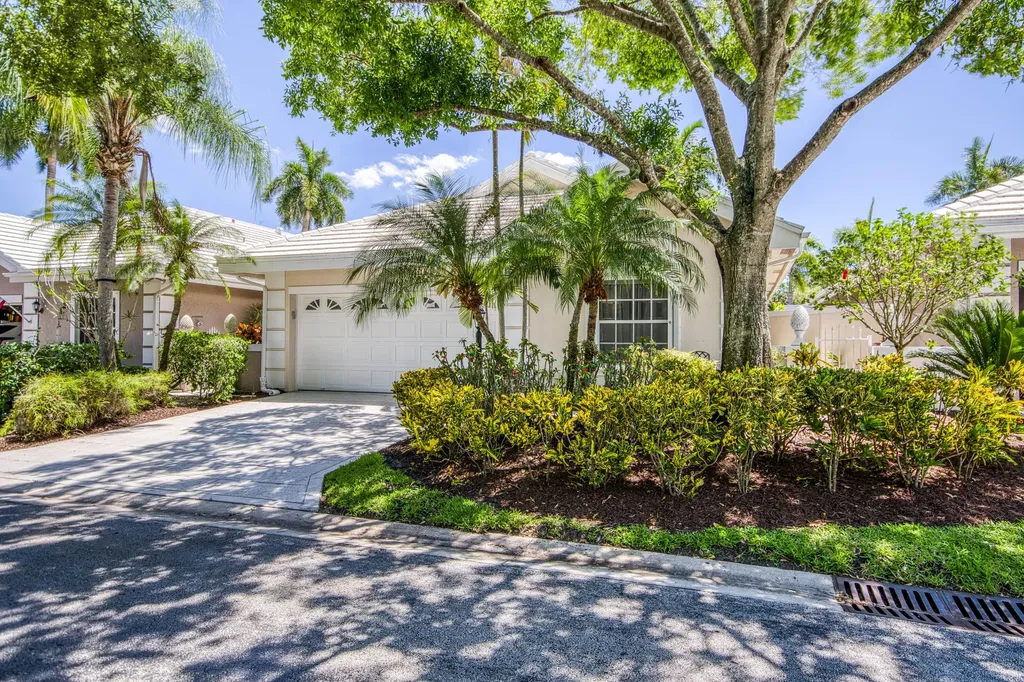 206 Canterbury Drive W Palm Beach Gardens FL 33418