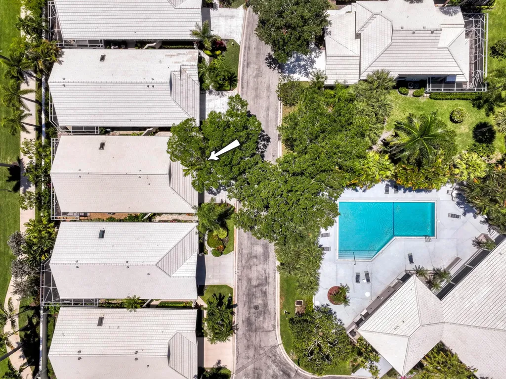 206 Canterbury Drive W Palm Beach Gardens FL 33418