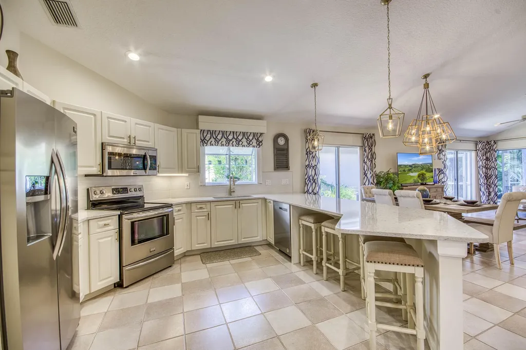 206 Canterbury Drive W Palm Beach Gardens FL 33418