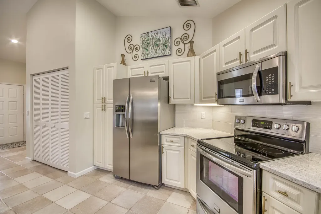 206 Canterbury Drive W Palm Beach Gardens FL 33418