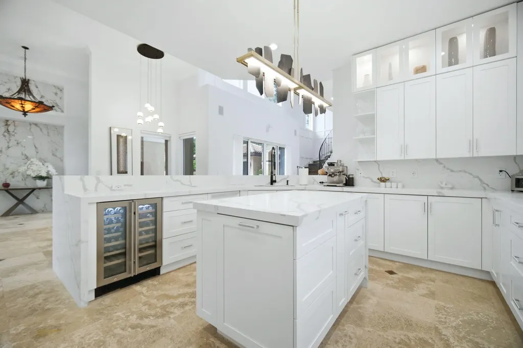 715 NW 101st Terrace Plantation FL 33324